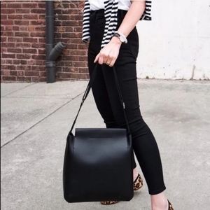 NWOT Everlane Leather Messenger Bag in Black